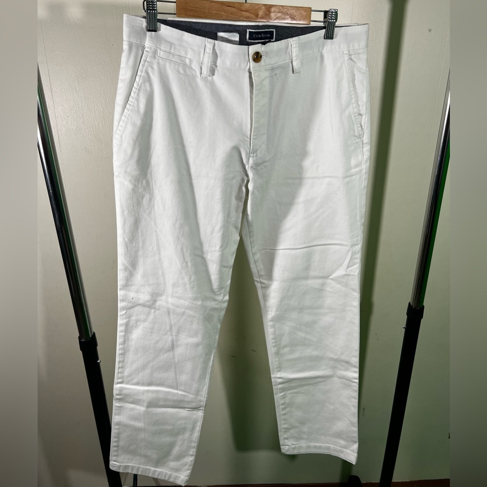 White Chinos by Club Room Size:32X32